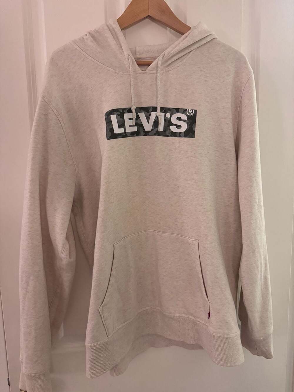 Levi's Graphic Hoodie Size XL Beige Camo Box Logo Pullover